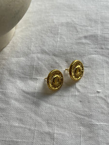 Amaral studs