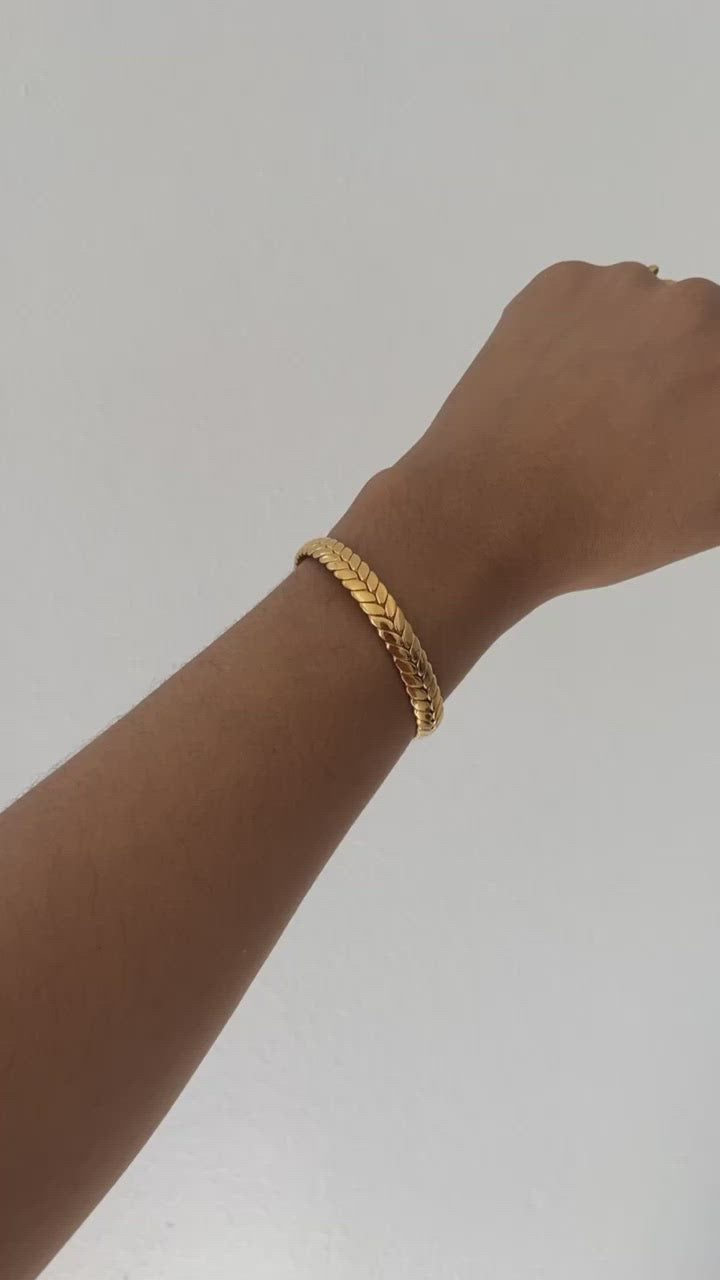 Hercules bangle