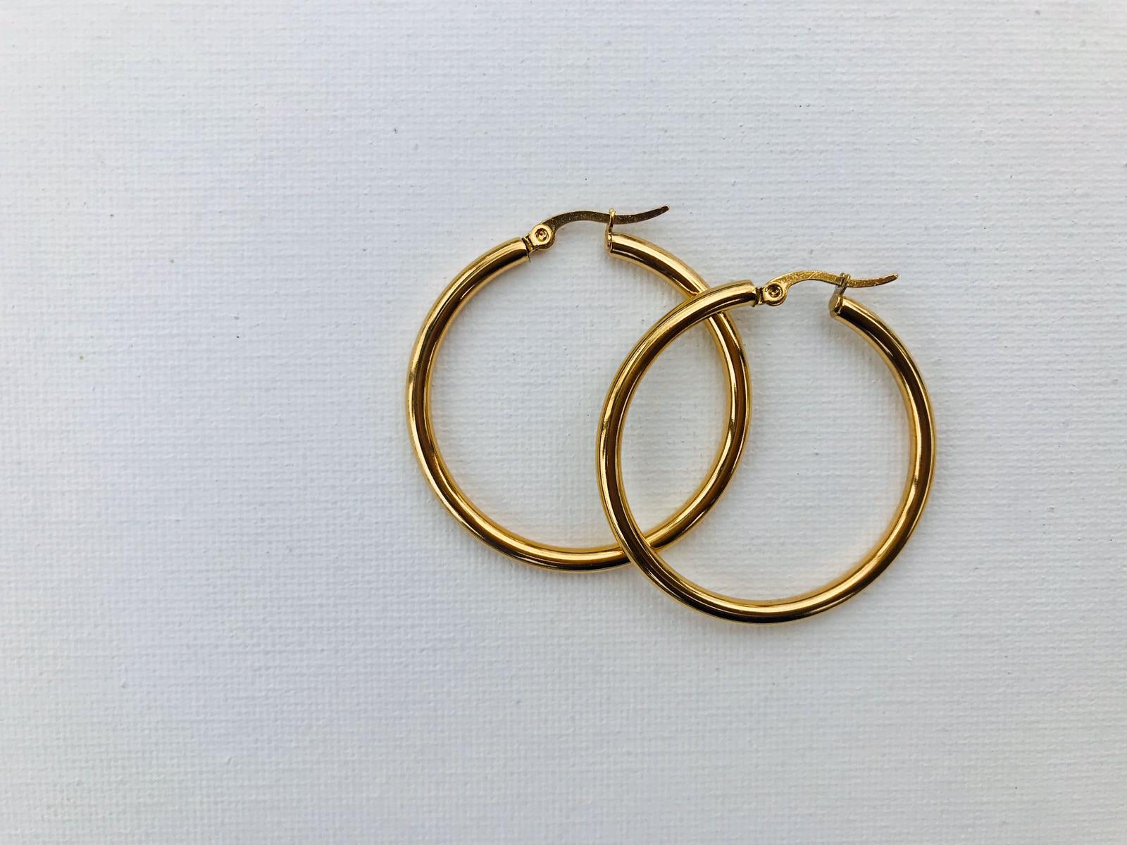 Bella hoops