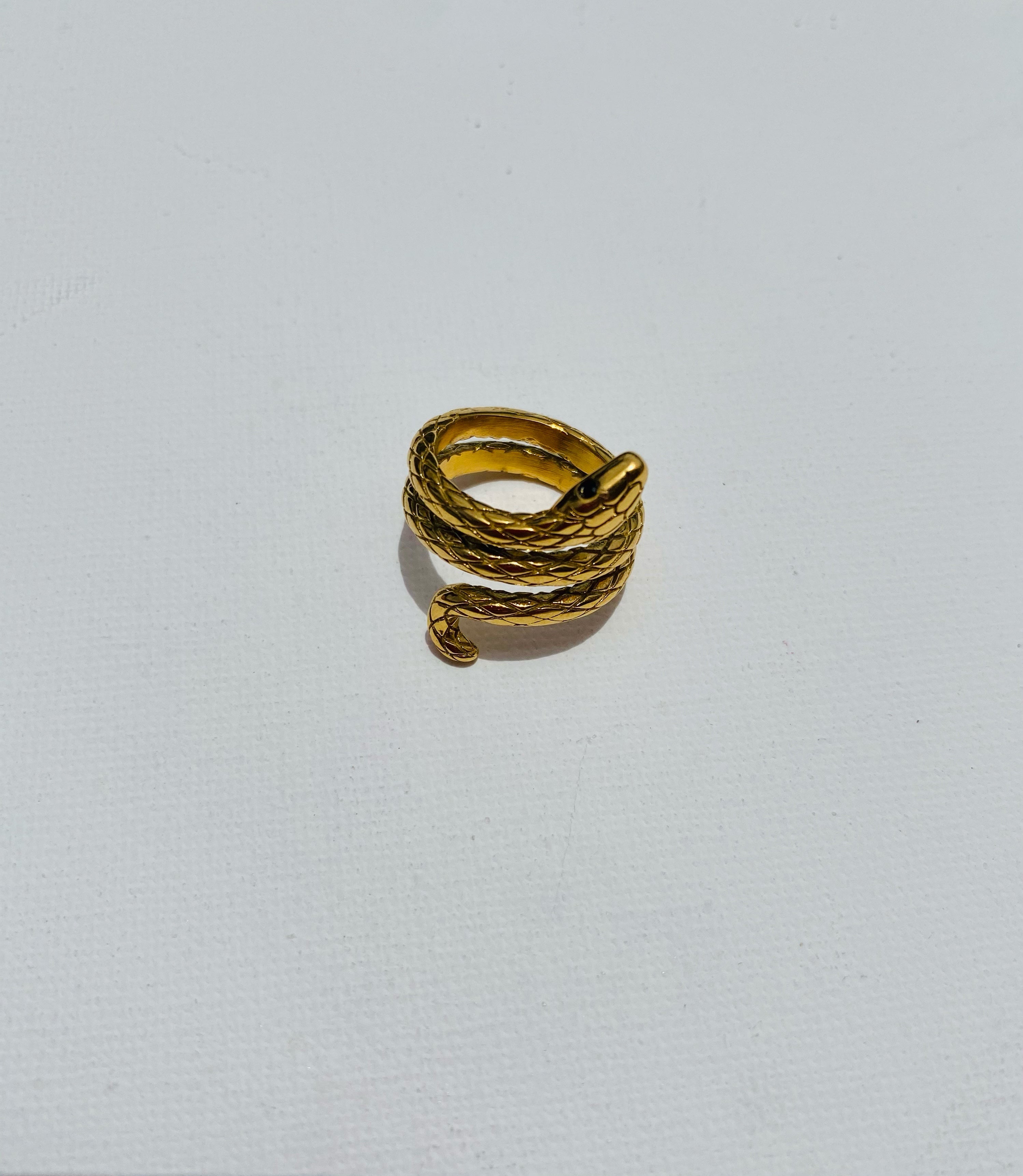 Akurra ring