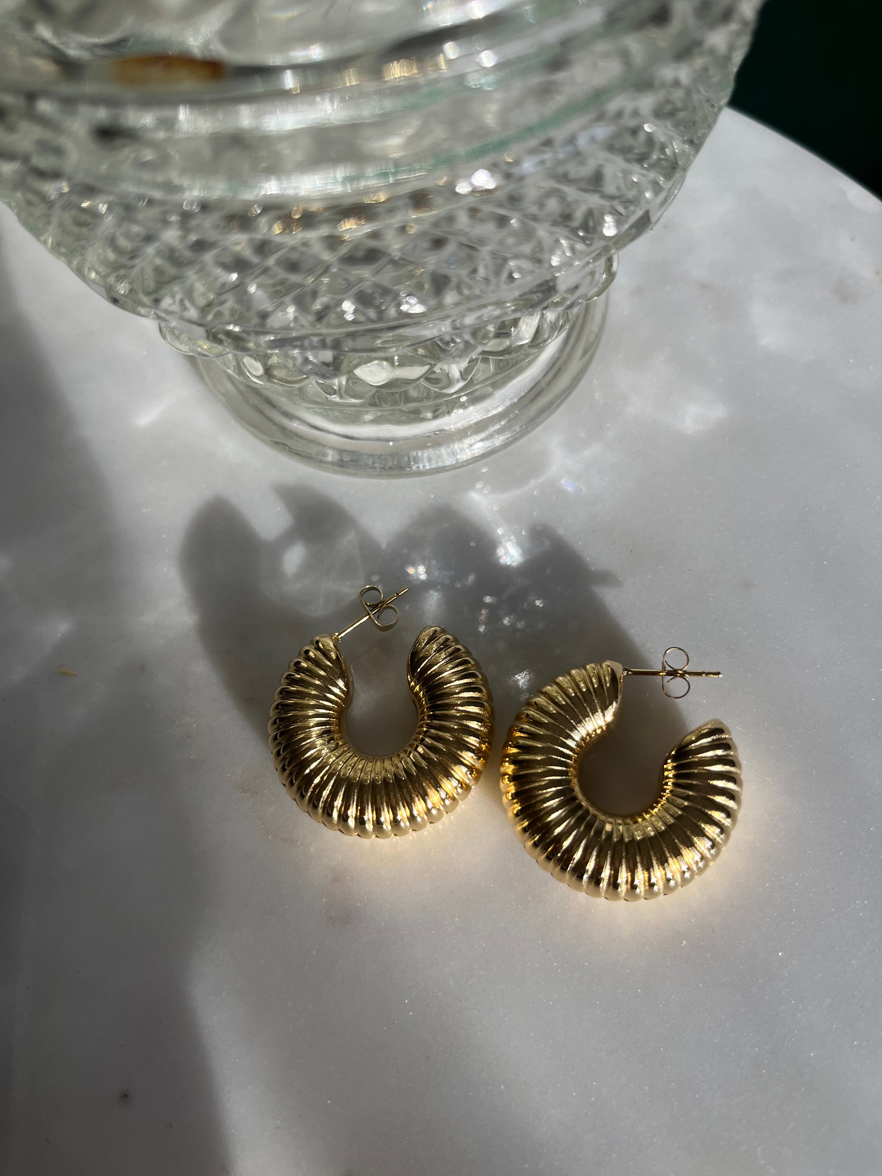 Carlota studs